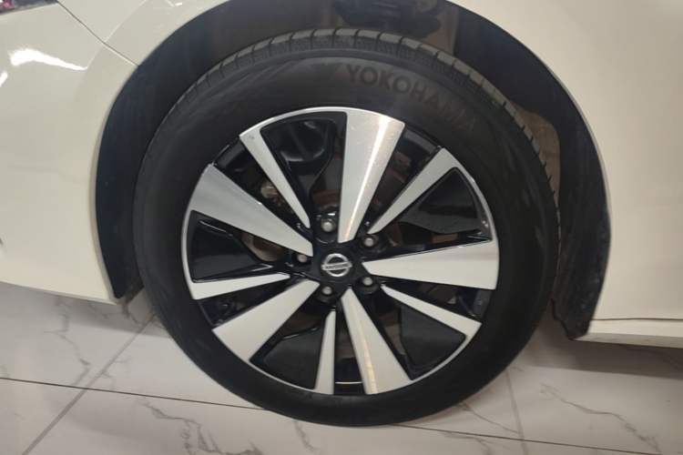 Used Nissan Teana 2021 2.0L XL Comfort Edition Left Front Wheel Hub