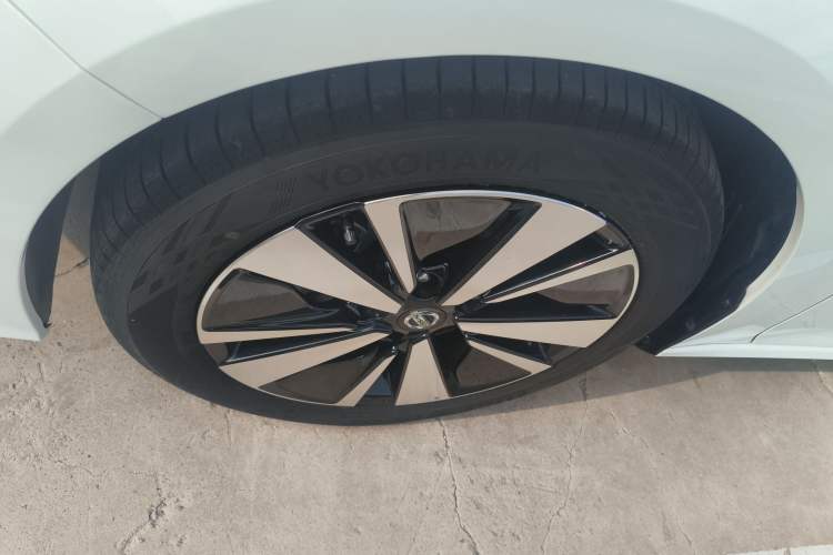 Used Nissan Teana 2021 2.0L XL Comfort Edition Left Front Wheel Hub