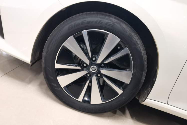 Used Nissan Teana 2021 2.0L XL Comfort Edition Left Front Wheel Hub