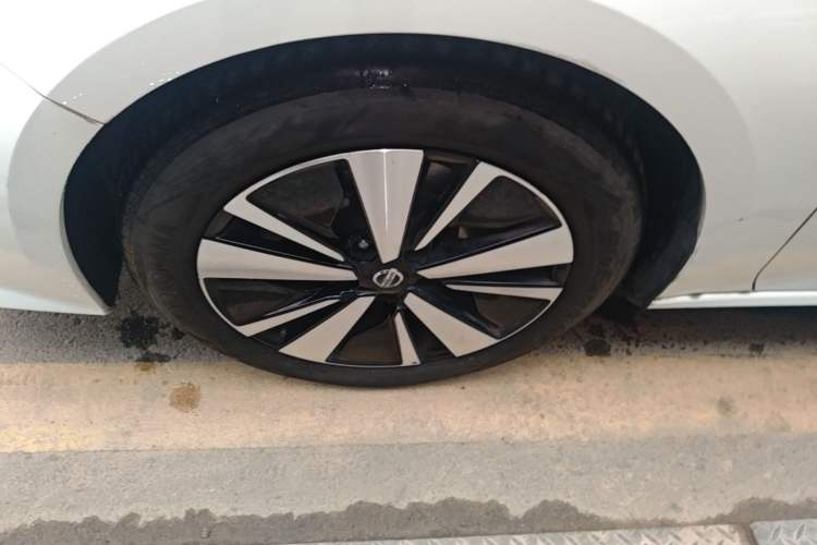 Used Nissan Teana 2021 2.0L XL Comfort Edition Left Front Wheel Hub