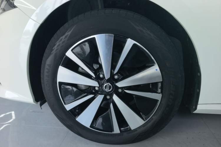 Used Nissan Teana 2021 2.0L XL Comfort Edition Left Front Wheel Hub