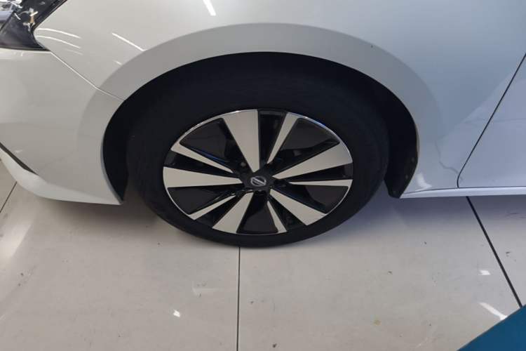 Used Nissan Teana 2021 2.0L XL Comfort Edition Left Front Wheel Hub