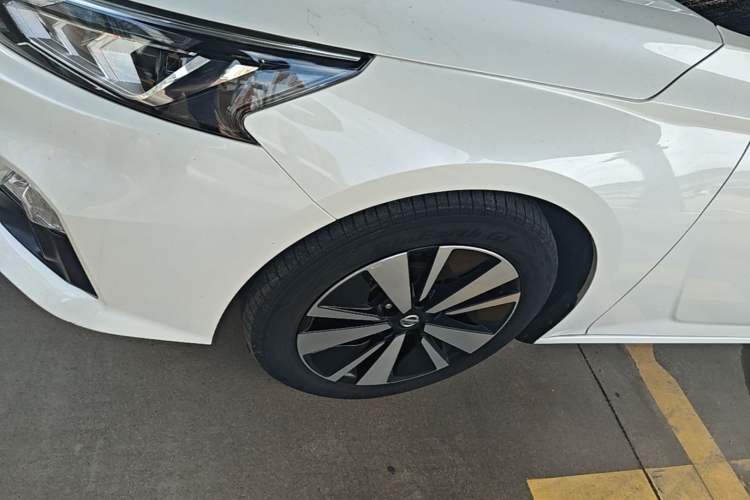 Used Nissan Teana 2021 2.0L XL Upper AD1 Smart Drive & Navigation Edition Left Front Wheel Hub