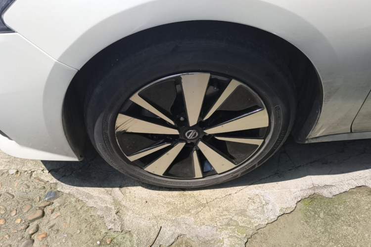 Used Nissan Teana 2021 2.0L XL Comfort Edition Left Front Wheel Hub