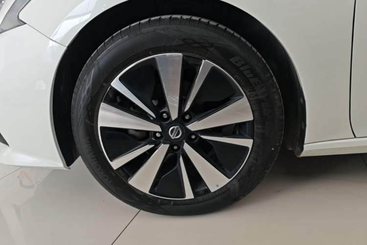 Used Nissan Teana 2021 2.0L XL Comfort Edition Left Front Wheel Hub