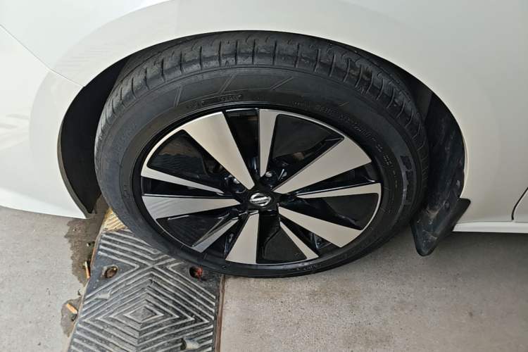 Used Nissan Teana 2021 2.0L XL Comfort Edition Left Front Wheel Hub