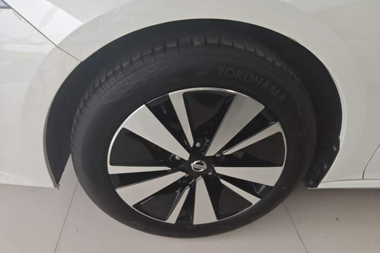 Used Nissan Teana 2021 2.0L XL Comfort Edition Left Front Wheel Hub