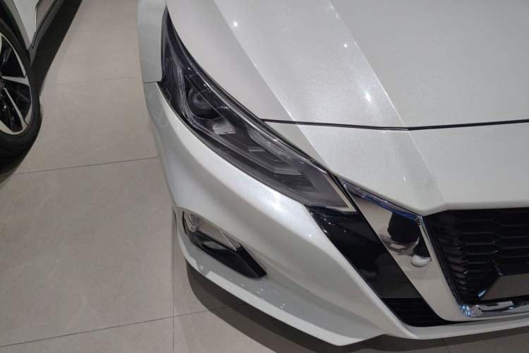 Used Nissan Teana 2021 2.0L XL Comfort Edition Right Front Headlight