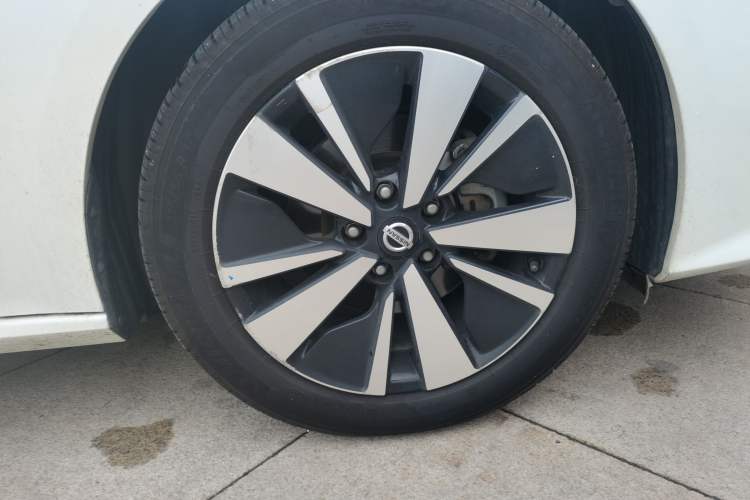 Used Nissan Teana 2021 2.0L XL Upper AD1 Smart Drive & Navigation Edition Right Front Wheel Hub