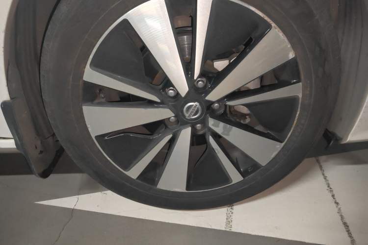 Used Nissan Teana 2021 2.0L XL Comfort Edition Right Front Wheel Hub