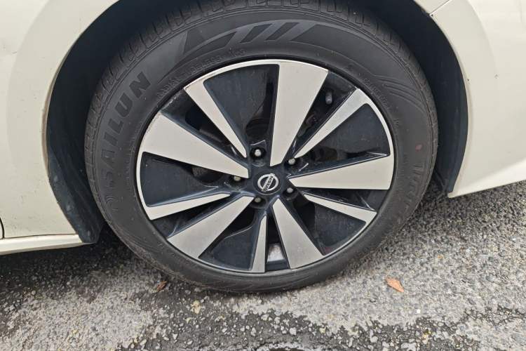 Used Nissan Teana 2021 2.0L XL Comfort Edition Right Front Wheel Hub