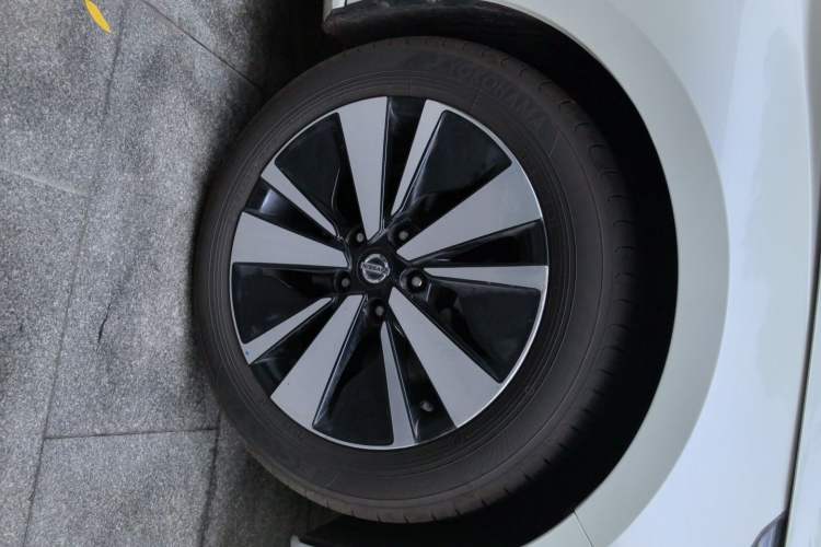 Used Nissan Teana 2021 2.0L XL Comfort Edition Right Front Wheel Hub