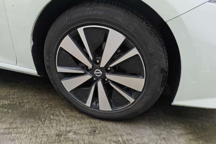 Used Nissan Teana 2021 2.0L XL Comfort Edition Right Front Wheel Hub