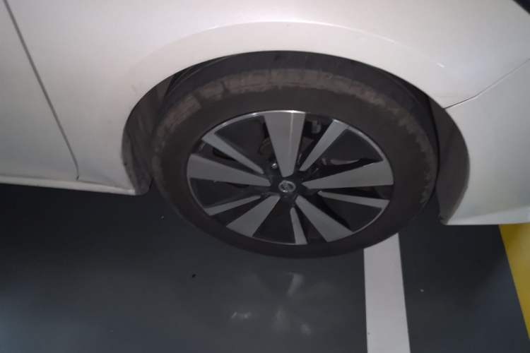 Used Nissan Teana 2021 2.0L XL Comfort Edition Right Front Wheel Hub