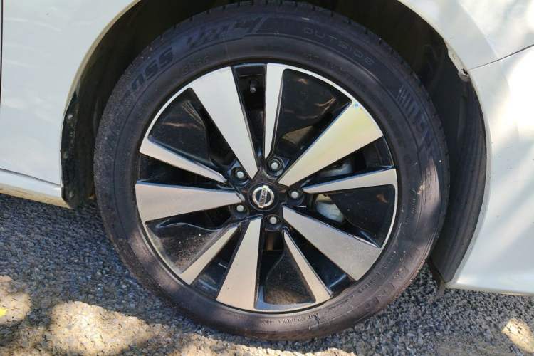 Used Nissan Teana 2021 2.0L XL Comfort Edition Right Front Wheel Hub