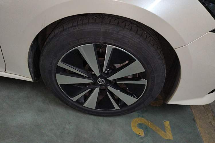 Used Nissan Teana 2021 2.0L XL Comfort Edition Right Front Wheel Hub