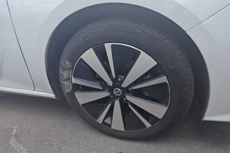 Used Nissan Teana 2021 2.0L XL Comfort Edition Right Front Wheel Hub