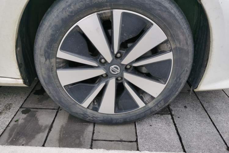 Used Nissan Teana 2021 2.0T XL Upper AD1 Smart Navigation Edition Right Front Wheel Hub