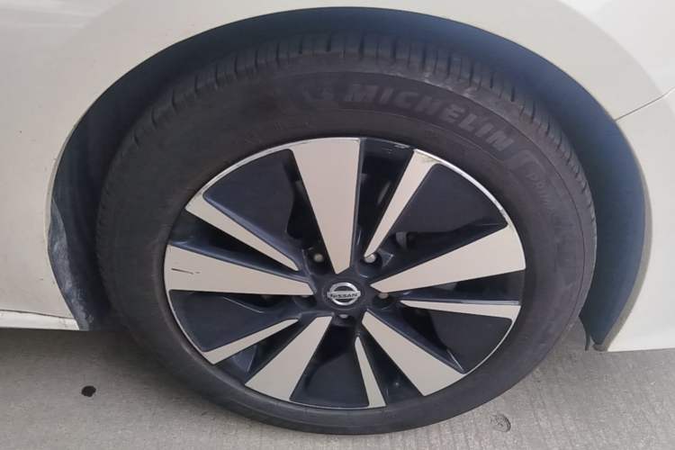 Used Nissan Teana 2021 2.0L XL Upper AD1 Smart Drive & Navigation Edition Right Front Wheel Hub