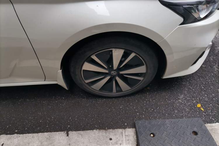 Used Nissan Teana 2021 2.0T XL Upper AD1 Smart Navigation Edition Right Front Wheel Hub
