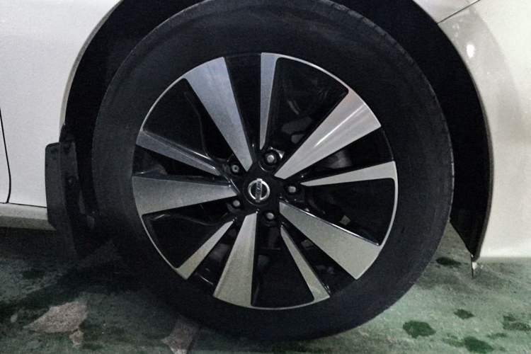 Used Nissan Teana 2021 2.0L XL Comfort Edition Right Front Wheel Hub