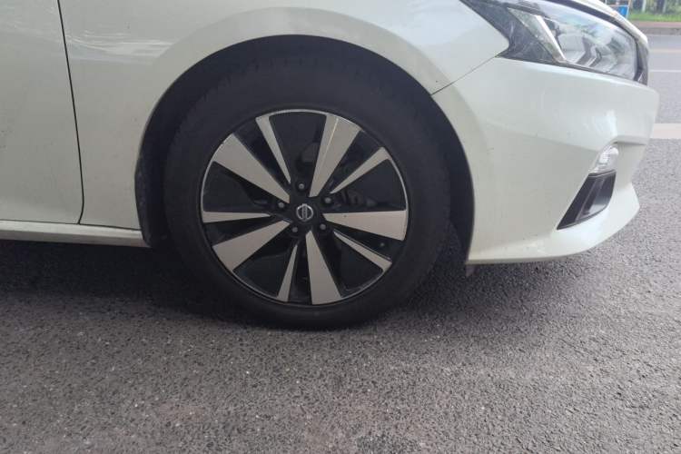 Used Nissan Teana 2021 2.0L XL Comfort Edition Right Front Wheel Hub