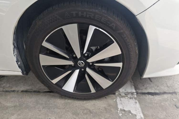 Used Nissan Teana 2021 2.0L XL Comfort Edition Right Front Wheel Hub