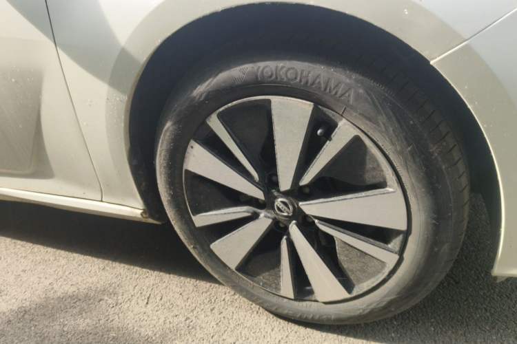 Used Nissan Teana 2021 2.0L XL Comfort Edition Right Front Wheel Hub
