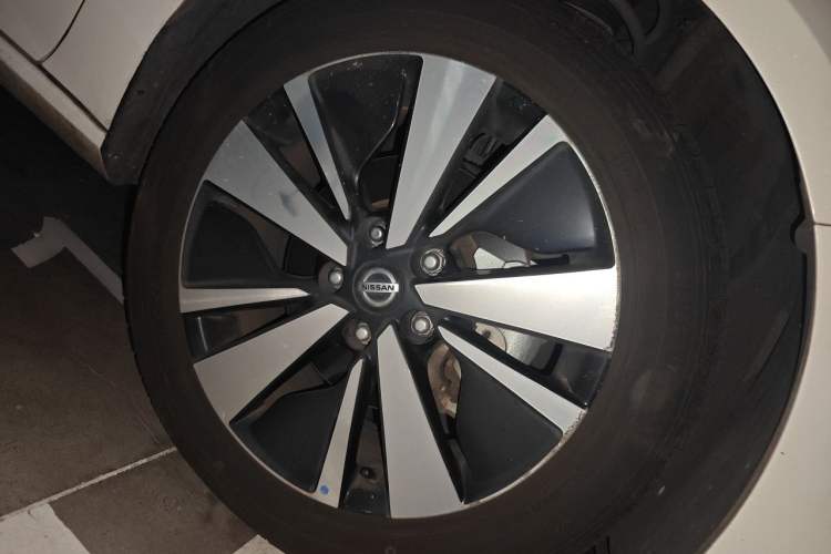 Used Nissan Teana 2021 2.0T XL Upper AD1 Smart Navigation Edition Right Front Wheel Hub