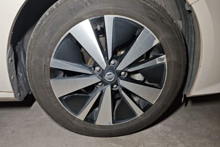 Used Nissan Teana 2021 2.0L XL Upper AD1 Smart Drive & Navigation Edition Right Front Wheel Hub