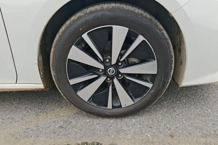 Used Nissan Teana 2021 2.0L XL Comfort Edition Right Front Wheel Hub