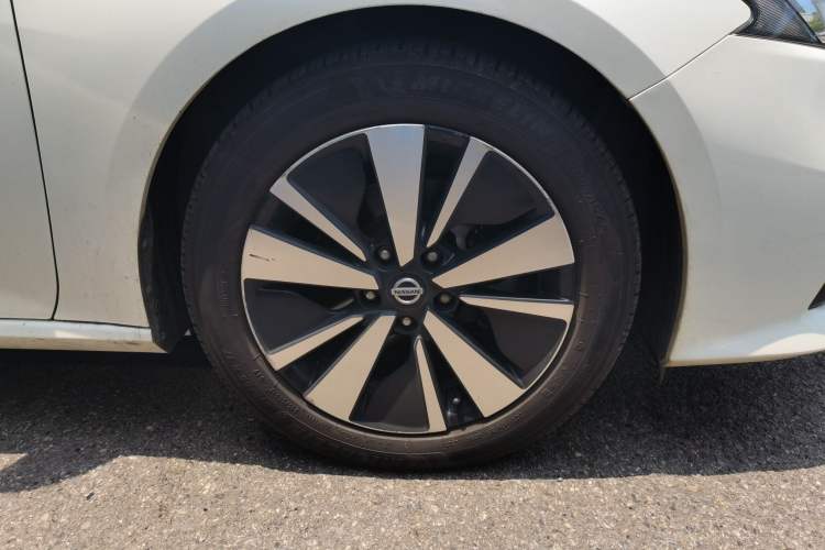 Used Nissan Teana 2021 2.0L XL Upper AD1 Smart Drive & Navigation Edition Right Front Wheel Hub