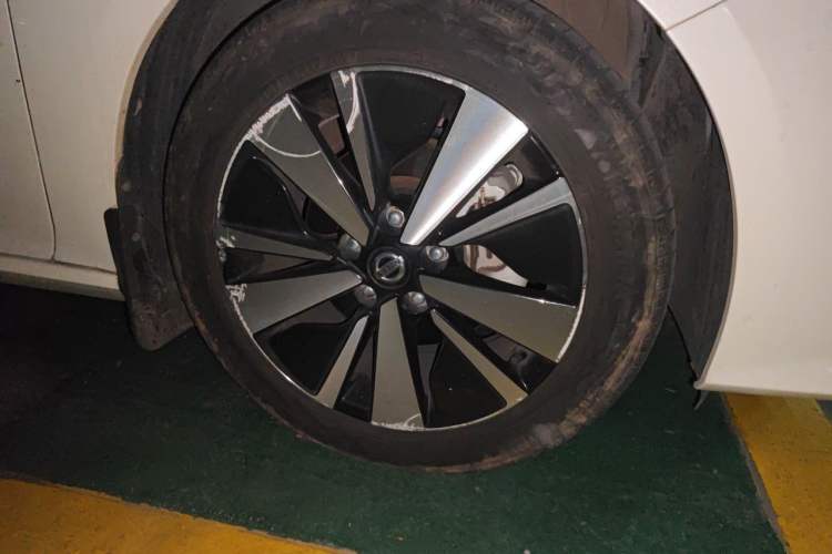 Used Nissan Teana 2021 2.0L XL Comfort Edition Right Front Wheel Hub