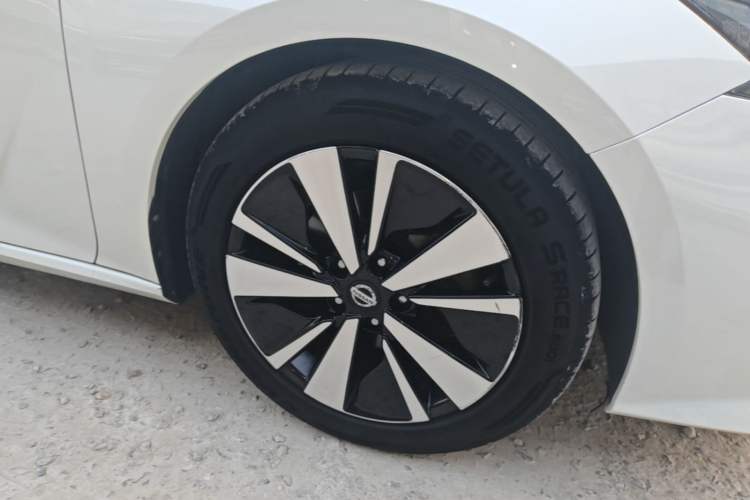 Used Nissan Teana 2021 2.0L XL Comfort Edition Right Front Wheel Hub