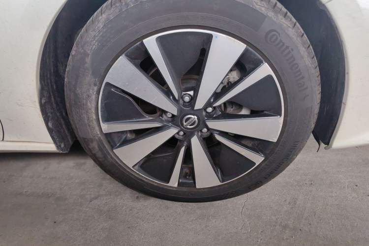 Used Nissan Teana 2021 2.0L XL Comfort Edition Right Front Wheel Hub