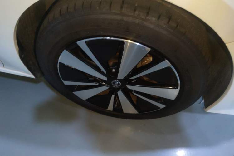 Used Nissan Teana 2021 2.0L XL Comfort Edition Right Front Wheel Hub