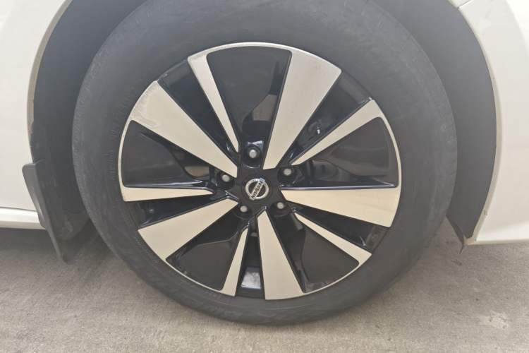 Used Nissan Teana 2021 2.0L XL Comfort Edition Right Front Wheel Hub