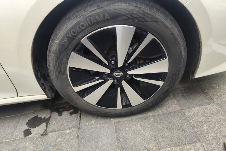 Used Nissan Teana 2021 2.0L XL Comfort Edition Right Front Wheel Hub