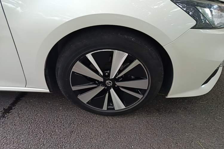 Used Nissan Teana 2021 2.0T XL Upper AD1 Smart Navigation Edition Right Front Wheel Hub