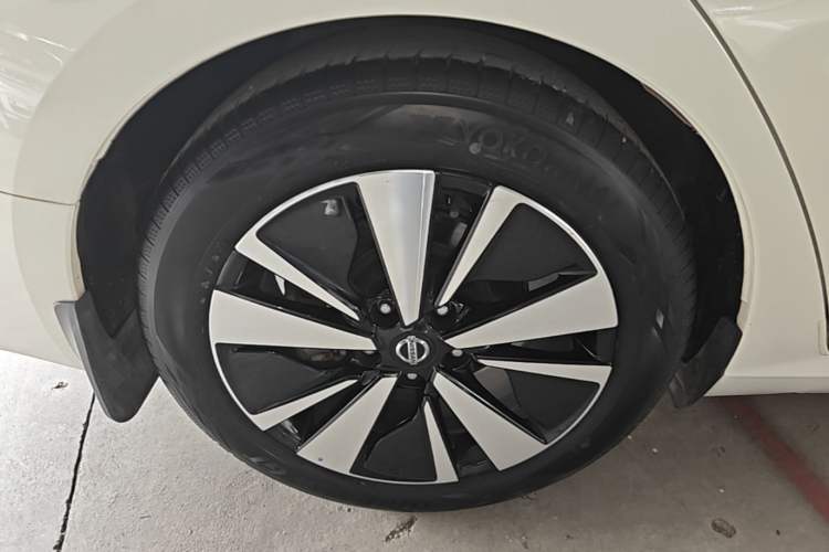 Used Nissan Teana 2021 2.0L XL Comfort Edition Right Rear Wheel Hub