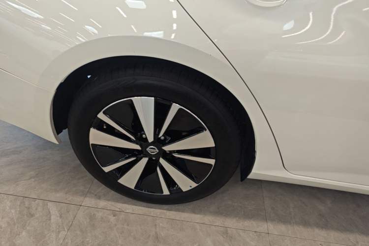 Used Nissan Teana 2021 2.0L XL Comfort Edition Right Rear Wheel Hub