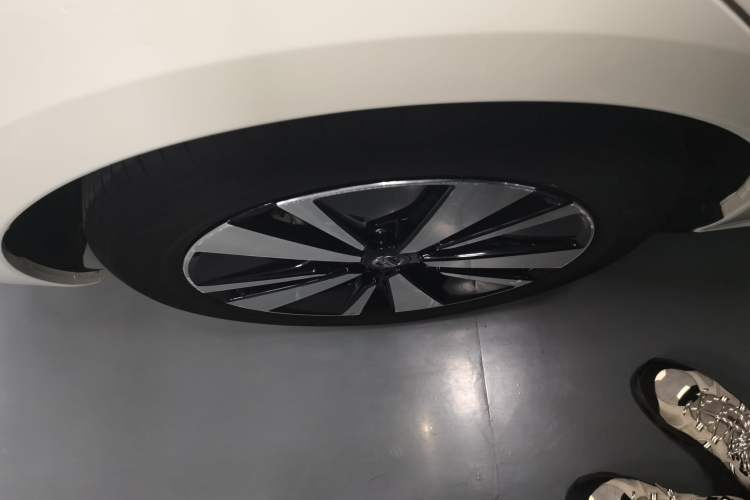 Used Nissan Teana 2021 2.0L XL Upper AD1 Smart Drive & Navigation Edition Right Rear Wheel Hub