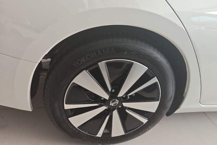 Used Nissan Teana 2021 2.0L XL Comfort Edition Right Rear Wheel Hub