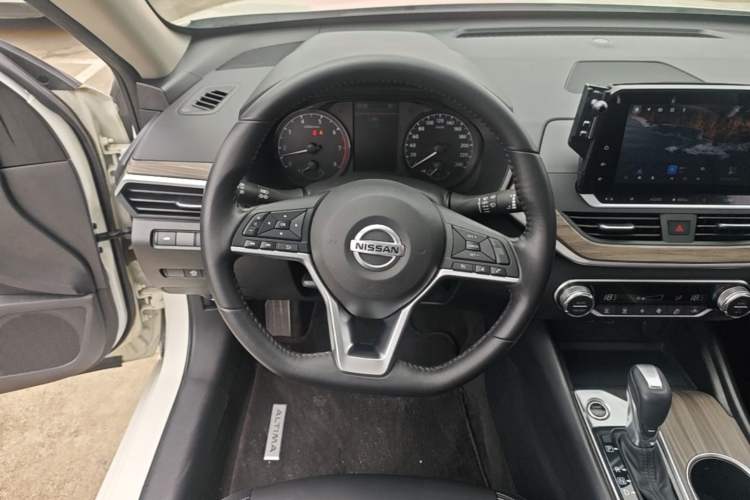 Used Nissan Teana 2021 2.0L XL Comfort Edition Steering Wheel