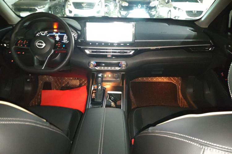 Used Nissan Teana 2022 2.0L XL-Upr Enjoyment Edition Center Console