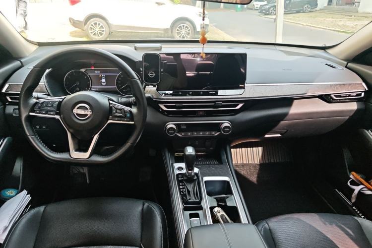 Used Nissan Teana 2022 2.0L XL-Upr Enjoyment Edition Center Console
