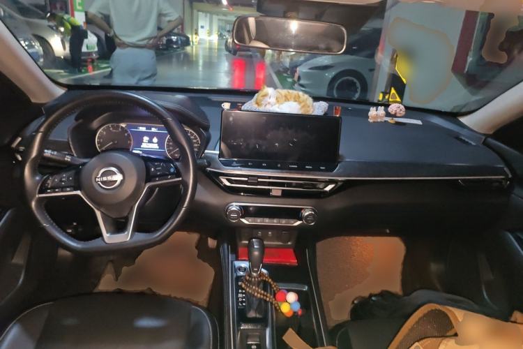Used Nissan Teana 2022 2.0L XL-Upr Enjoyment Edition Center Console