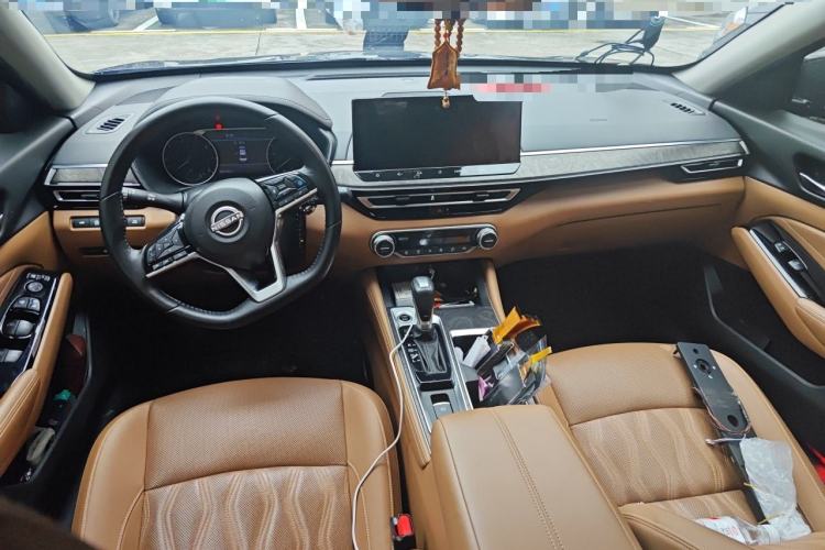 Used Nissan Teana 2022 2.0L XL-Upr Enjoyment Edition Center Console