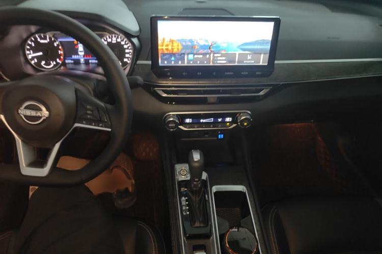 Used Nissan Teana 2022 2.0L XL-TLS Enjoyment Edition Center Console