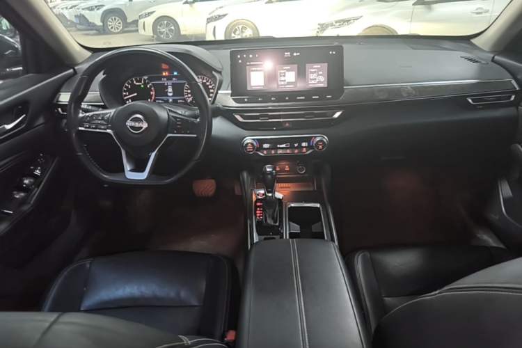 Used Nissan Teana 2022 2.0L XL-TLS Enjoyment Edition Center Console